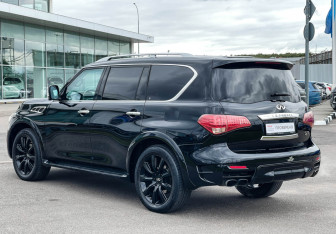 Подержанный автомобиль Infiniti QX56 2013 года (7 фото)