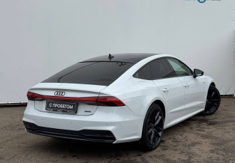 Подержанный автомобиль Audi A7 2021 года (8 фото)