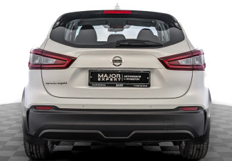 Подержанный автомобиль Nissan Qashqai 2022 года (6 фото)