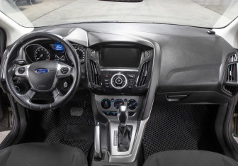 Подержанный автомобиль Ford Focus Sedan 2012 года (14 фото)