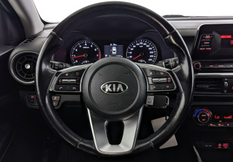 Подержанный автомобиль Kia Cerato Sedan 2018 года (21 фото)