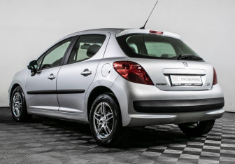 Подержанный автомобиль Peugeot 207 Hatchback 2008 года (7 фото)
