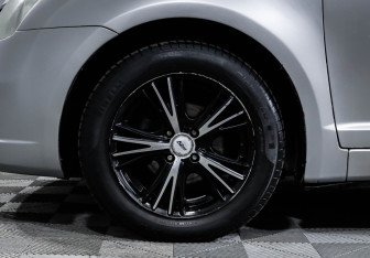 Подержанный автомобиль Suzuki Swift Hatchback 2007 года (15 фото)