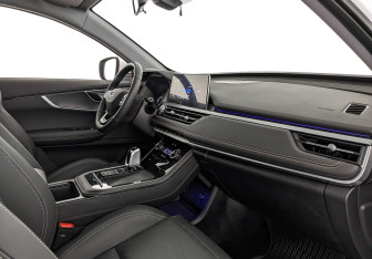 Подержанный автомобиль Chery Tiggo 8 2023 года (11 фото)