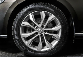 Подержанный автомобиль Volkswagen Passat Wagon 2015 года (9 фото)