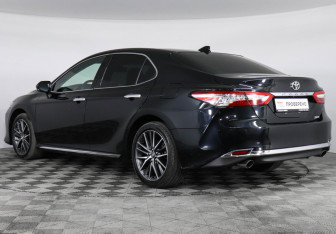 Подержанный автомобиль Toyota Camry Sedan 2023 года (7 фото)