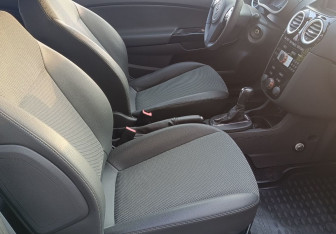 Подержанный автомобиль Opel Corsa 2010 года (9 фото)