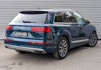 Подержанный автомобиль Audi Q7 2019 года (5 фото)