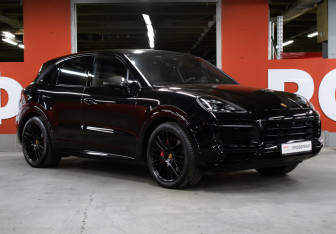 Подержанный автомобиль Porsche Cayenne 2021 года (3 фото)