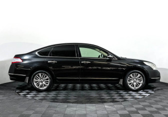 Подержанный автомобиль Nissan Teana 2011 года (4 фото)