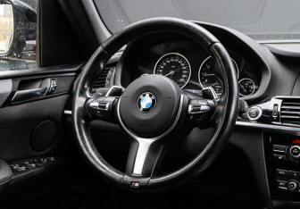 Подержанный автомобиль BMW X3 2017 года (11 фото)