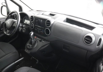 Подержанный автомобиль Peugeot Partner 2022 года (6 фото)