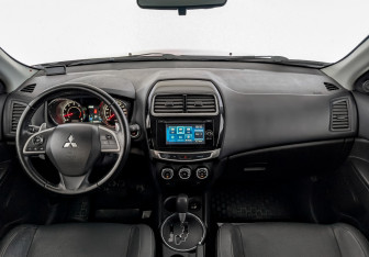 Подержанный автомобиль Mitsubishi ASX 2014 года (14 фото)