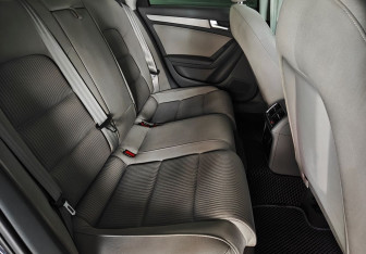 Подержанный автомобиль Audi A4 Sedan 2012 года (16 фото)