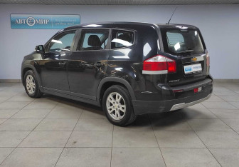 Подержанный автомобиль Chevrolet Orlando 2014 года (3 фото)