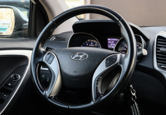 Подержанный автомобиль Hyundai i30 Hatchback 2014 года (11 фото)