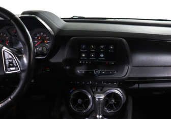 Подержанный автомобиль Chevrolet Camaro Coupe 2019 года (14 фото)