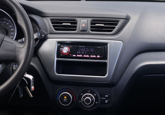Подержанный автомобиль Kia Rio Hatchback 2015 года (12 фото)