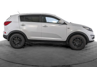 Подержанный автомобиль Kia Sportage 2015 года (4 фото)