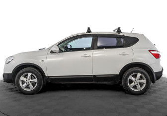 Подержанный автомобиль Nissan Qashqai 2013 года (8 фото)
