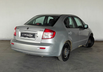 Подержанный автомобиль Suzuki SX4 Sedan 2008 года (4 фото)