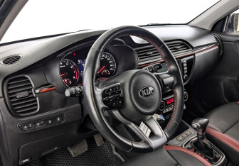 Подержанный автомобиль Kia Rio Sedan 2020 года (15 фото)