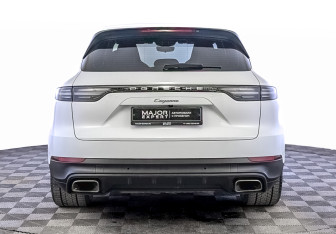 Подержанный автомобиль Porsche Cayenne 2018 года (6 фото)
