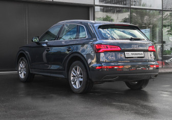 Подержанный автомобиль Audi Q5 2018 года (6 фото)
