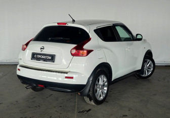 Подержанный автомобиль Nissan Juke 2014 года (4 фото)