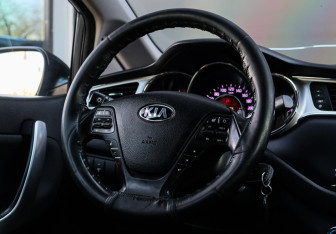 Подержанный автомобиль Kia Ceed Wagon 2017 года (11 фото)