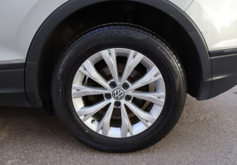 Подержанный автомобиль Volkswagen Tiguan 2019 года (9 фото)