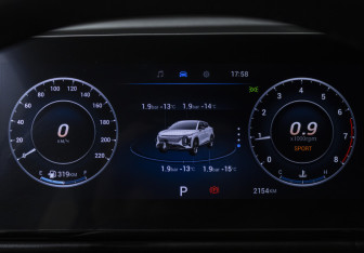 Подержанный автомобиль Omoda C5 2024 года (17 фото)