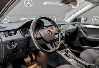 Подержанный автомобиль Skoda Octavia Liftback 2015 года (16 фото)