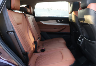 Подержанный автомобиль Chery Tiggo 8 Pro Max 2023 года (10 фото)