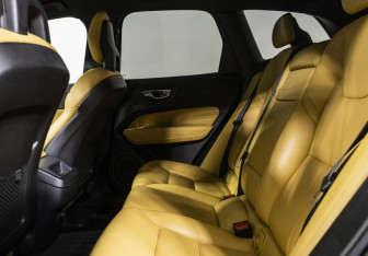 Подержанный автомобиль Volvo XC60 2018 года (13 фото)