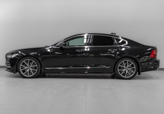 Подержанный автомобиль Volvo S90 2020 года (8 фото)