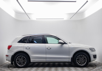 Подержанный автомобиль Audi Q5 2010 года (4 фото)