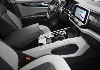 Подержанный автомобиль Volkswagen Teramont 2024 года (30 фото)