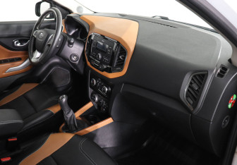 Подержанный автомобиль LADA (ВАЗ) XRAY 2019 года (10 фото)