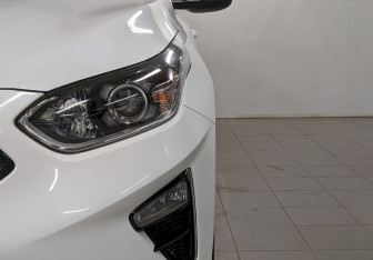 Подержанный автомобиль Kia Ceed Wagon 2020 года (17 фото)