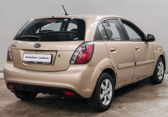 Подержанный автомобиль Kia Rio Hatchback 2009 года (5 фото)