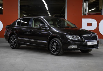 Подержанный автомобиль Skoda Superb Liftback 2012 года (3 фото)