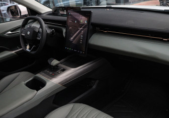 Подержанный автомобиль Changan Lamore 2024 года (7 фото)