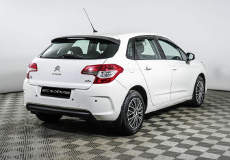 Подержанный автомобиль Citroen C4 Hatchback 2012 года (3 фото)