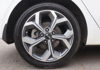 Подержанный автомобиль Kia Ceed Hatchback 2018 года (10 фото)