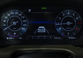 Подержанный автомобиль Kia K5 2021 года (13 фото)