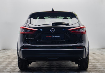 Подержанный автомобиль Nissan Qashqai 2021 года (4 фото)