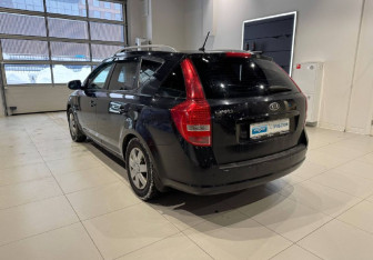 Подержанный автомобиль Kia Ceed Wagon 2010 года (6 фото)