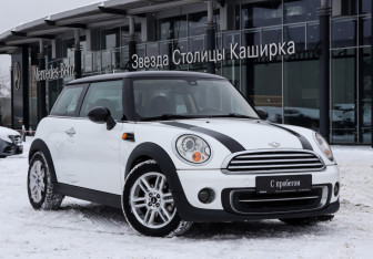 Подержанный автомобиль MINI Hatch 2010 года (18 фото)
