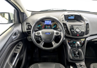 Подержанный автомобиль Ford Kuga 2013 года (21 фото)